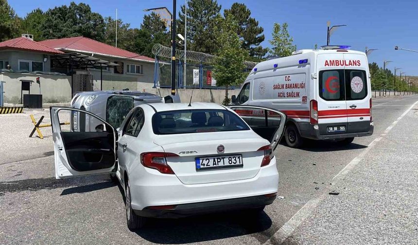 Şerit ihlali hataya neden oldu: 4 yaralı