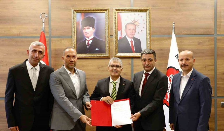 Farklı meslek gruplarına yapay zeka eğitimi protokolü imzalandı