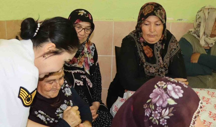 Jandarma kadınlara KADES’i tanıttı