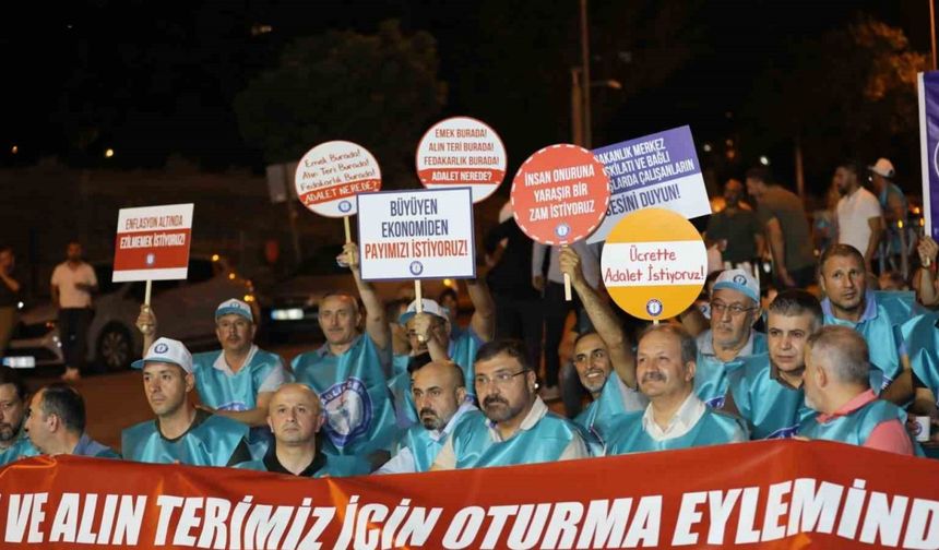 Sağlık-Sen’den 81 ilde ‘112’ dakikalık oturma eylemi