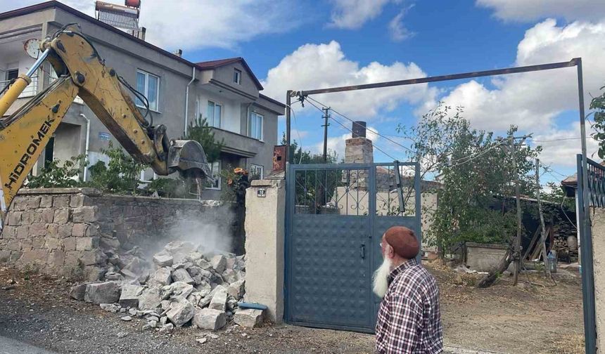 Kaçak yapılar yıkılıyor