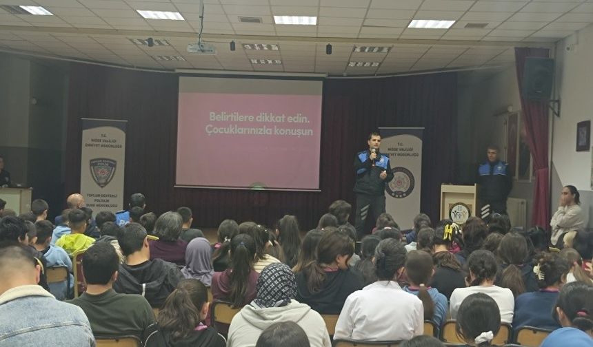 Öğrencilere akran zorbalığı ve trafik semineri