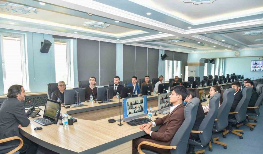 Özbekistan’dan gelen 14 öğrenci KMÜ’de tıp eğitimi aldı