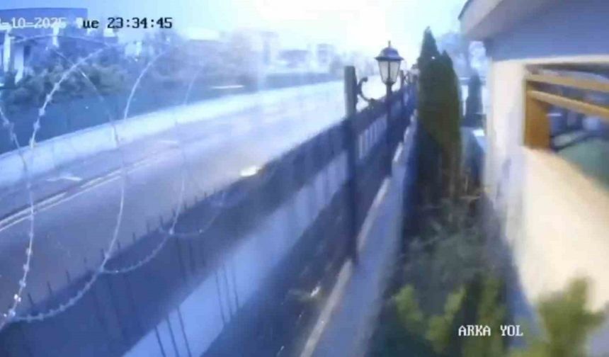 Yıldırım düştü, gece gündüze döndü