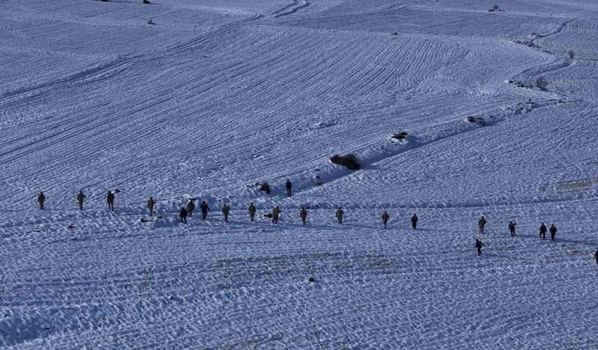 8 gündür kayıp olan yaşlı adamı arama çalışmaları sürüyor