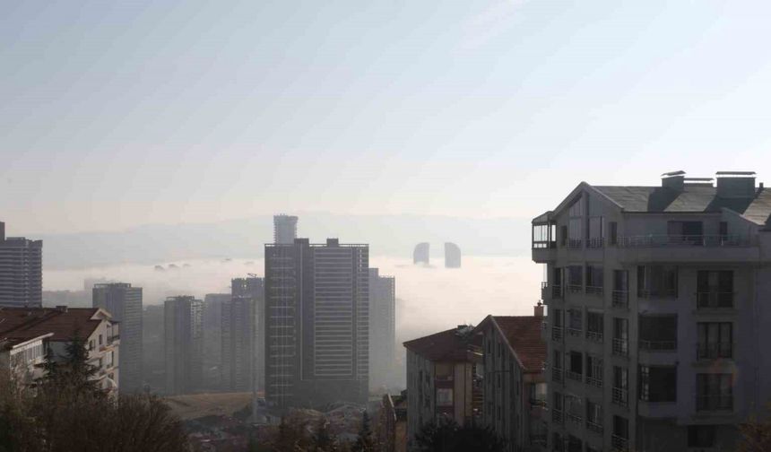 Ankara’da sis etkili oldu