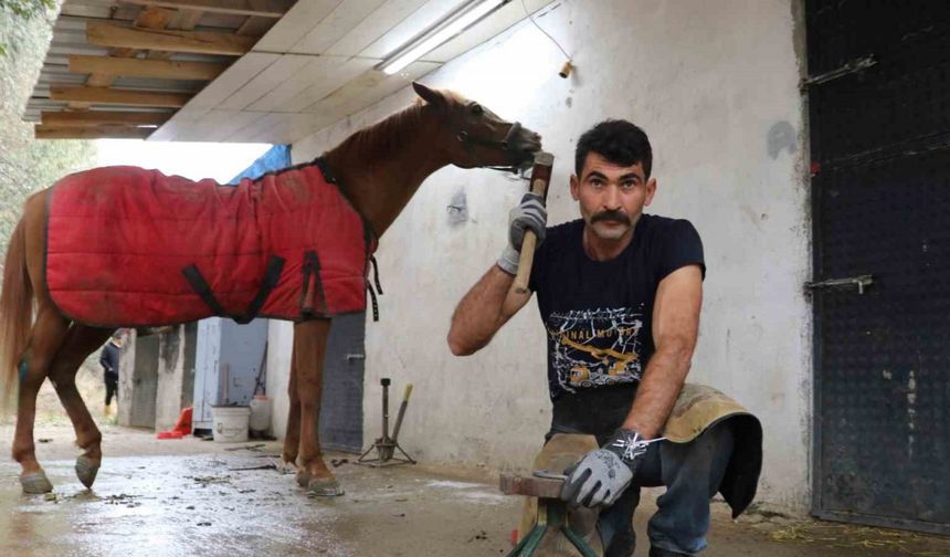 Asırlık gelenek bitiyor, son ustalar çalışmaya devam ediyor