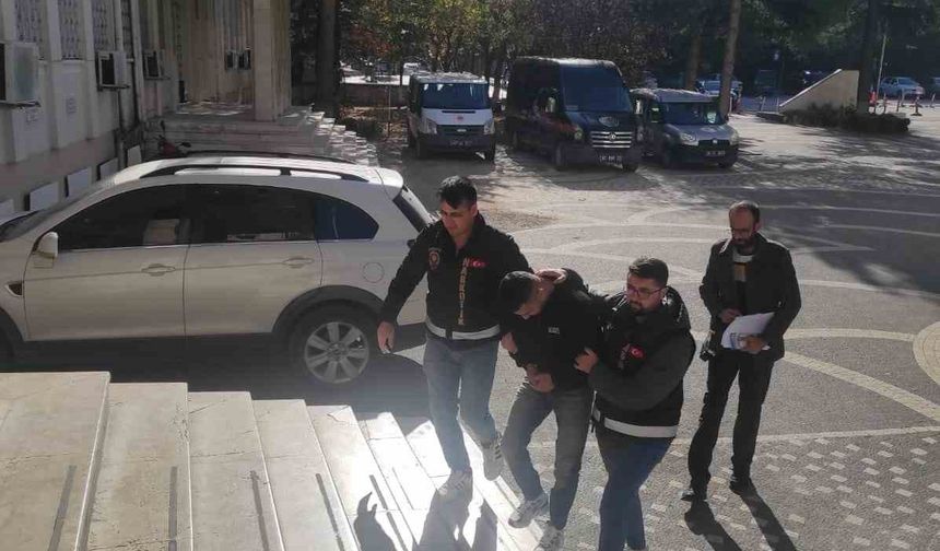 Gümrük kaçağı tütün mamülleri yakalandı