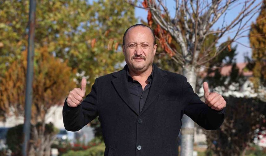 Karlı havada 13 derecelik suya girdi