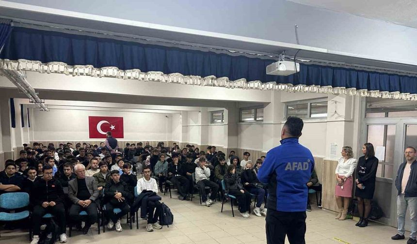 Öğrenciler afetler ve yangınlarla ilgili bilinçlendirildi