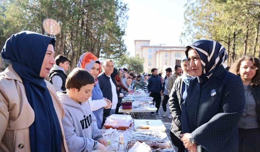 Öğrencilerden Filistin’e destek kampanyası