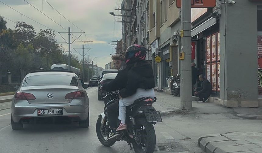 Sürücüsü kasksız, plakasız motosikletin gürültülü egzozu rahatsız etti