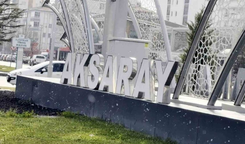 Aksaray'a mevsimin ilk karı yağdı