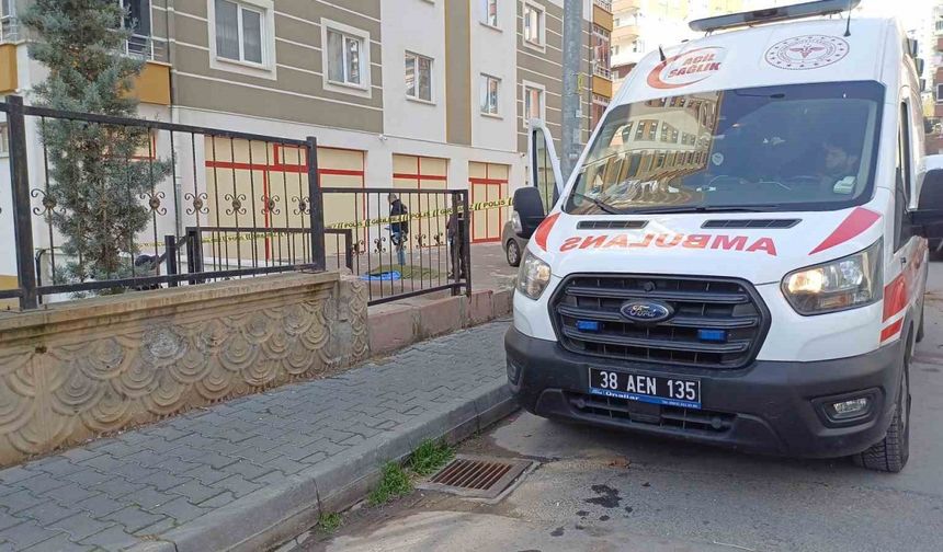 Kayseri’de 8. kattan düşen kadın öldü