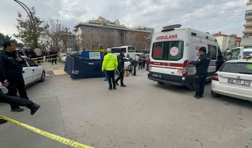 Otomobille çarpışan motosikletten savrulan liseli hayatını kaybetti