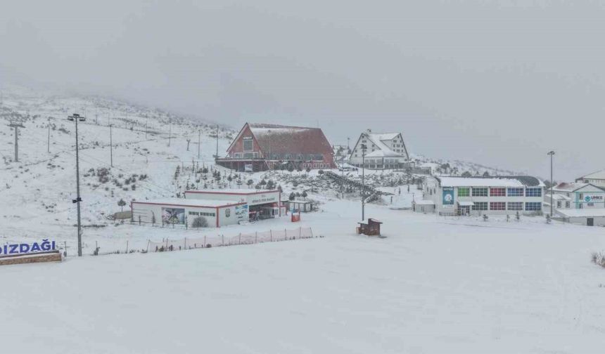 Türkiye’nin en ekonomik kayak tesisi beyaza büründü