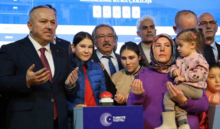 2 bin 368 konutun kura çekilişi yapıldı