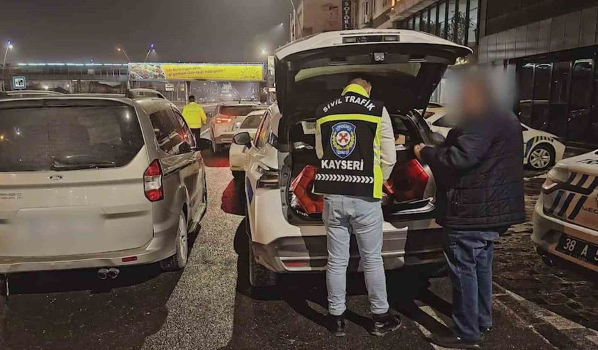 Kar üzerinde drift yapanlar polisten kaçamadı