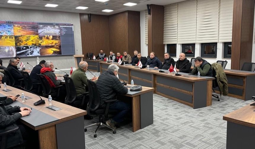 Kar yağışı ile birlikte dört köyde elektrik kesintisi