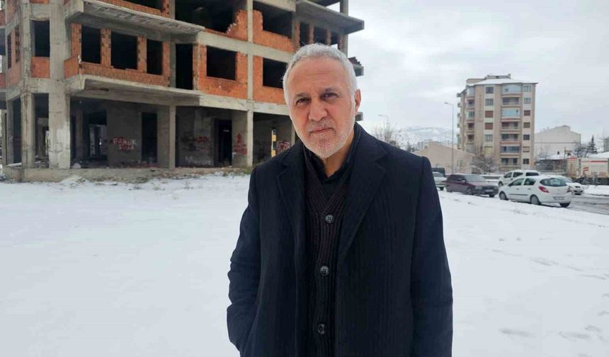 Müteahhit mağduriyetlerine 'tek ruhsat' önerisi