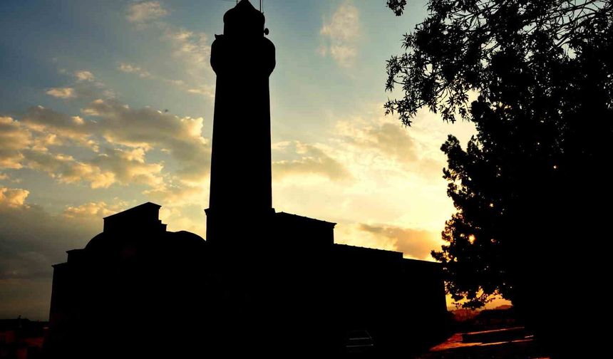 800 yıllık Selçuklu camisi meraklılarını bekliyor