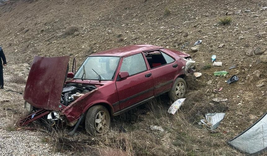 Beyşehir'de devrilen otomobildeki 5 kişi yaralandı