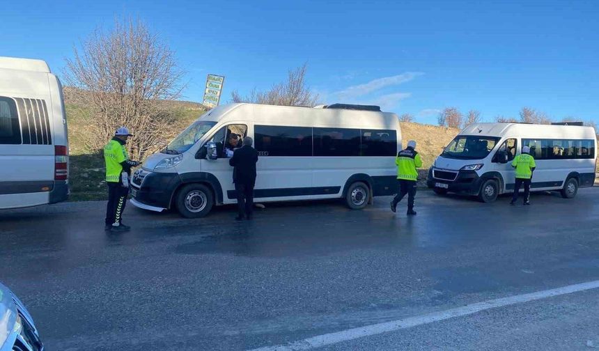Bozkır'da okul servislerine denetim