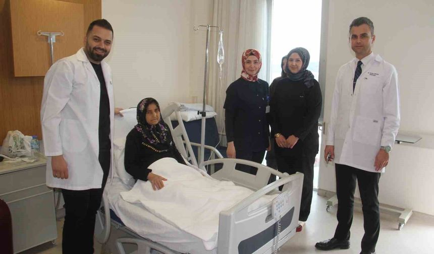 Kanser erken teşhis edildi, kapalı ameliyatla sağlığına kavuşuyor