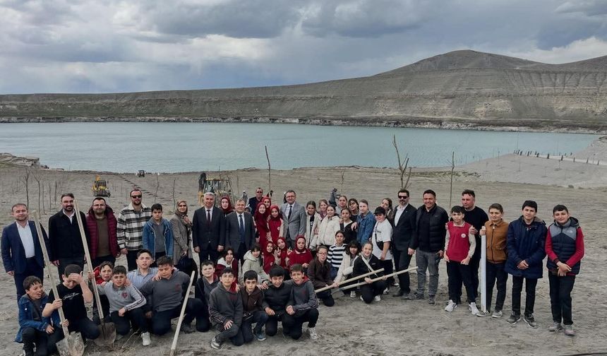 Karapınar'da fidanlar geleceğe nefes olacak