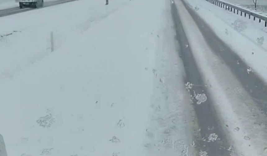 Karayolları ekipleri kar mesaisinde