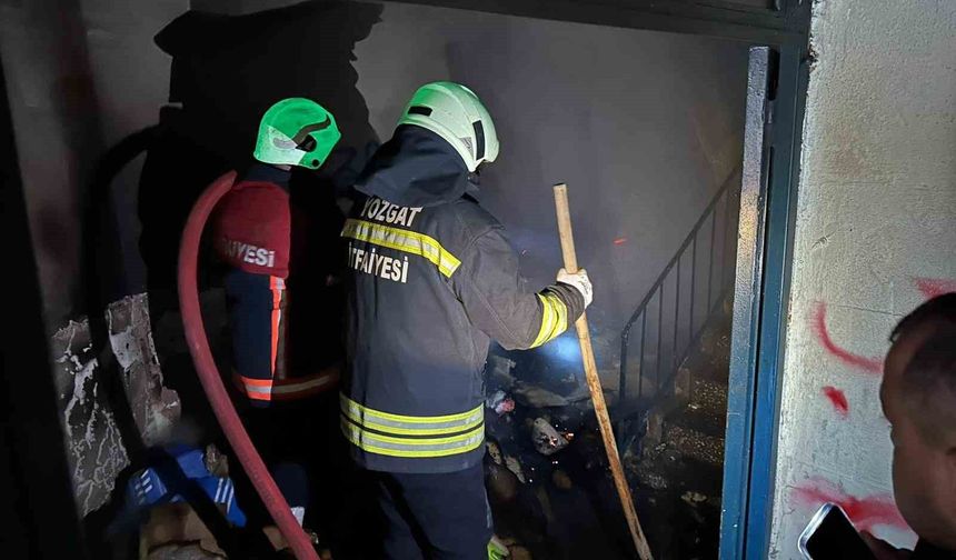 Metruk binada çıkan yangın kısa sürede söndürüldü