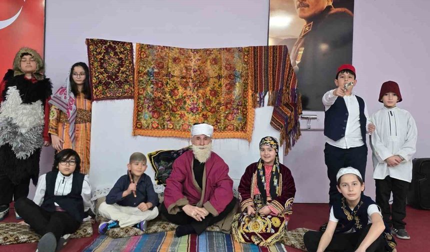 Minik yetenekler tiyatro hünerlerini sergiledi