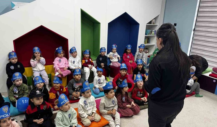 Miniklere polislik mesleği tanıtıldı