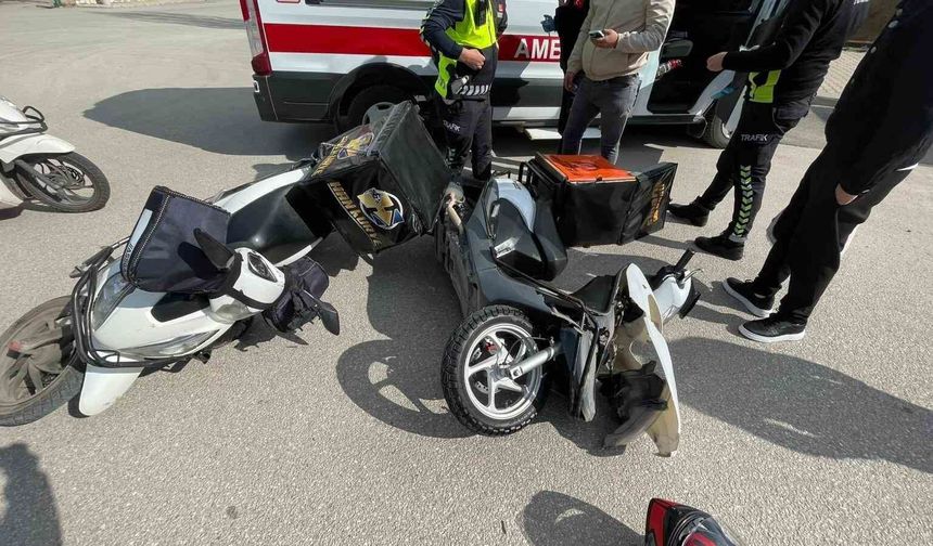 Motokuryeler çarpıştı: 2 yaralı