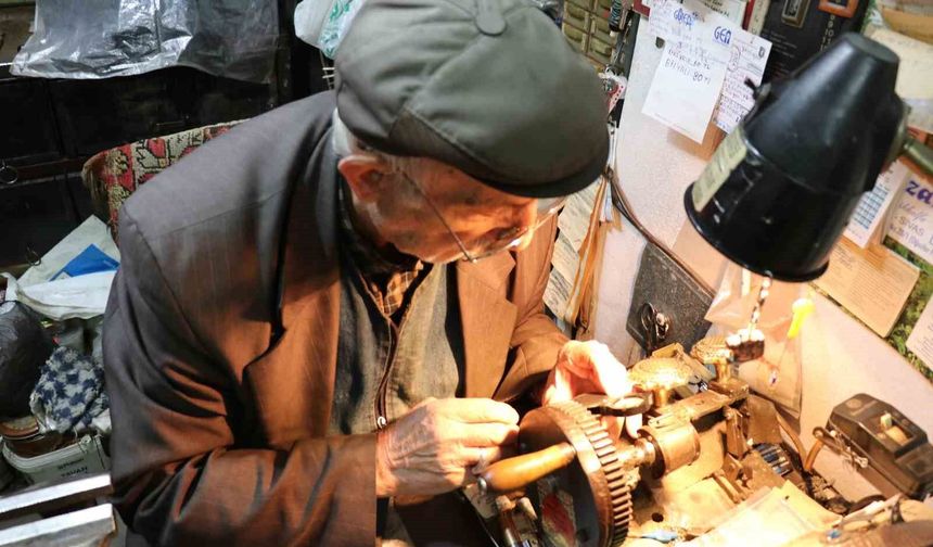 Ömrünü anahtara adadı, 84 yaşında hâlâ tezgâh başında