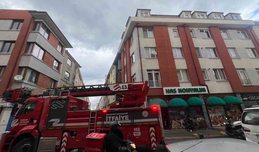 Pide salonunun bacasında çıkan yangın korkuttu