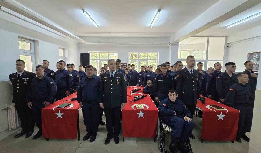 21 özel genç bir günlüğüne asker oldu