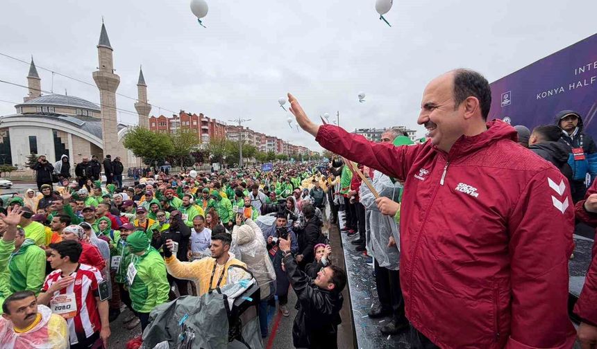 5. Uluslararası Konya Yarı Maratonu'nda dünyanın ritmi Konya'da attı