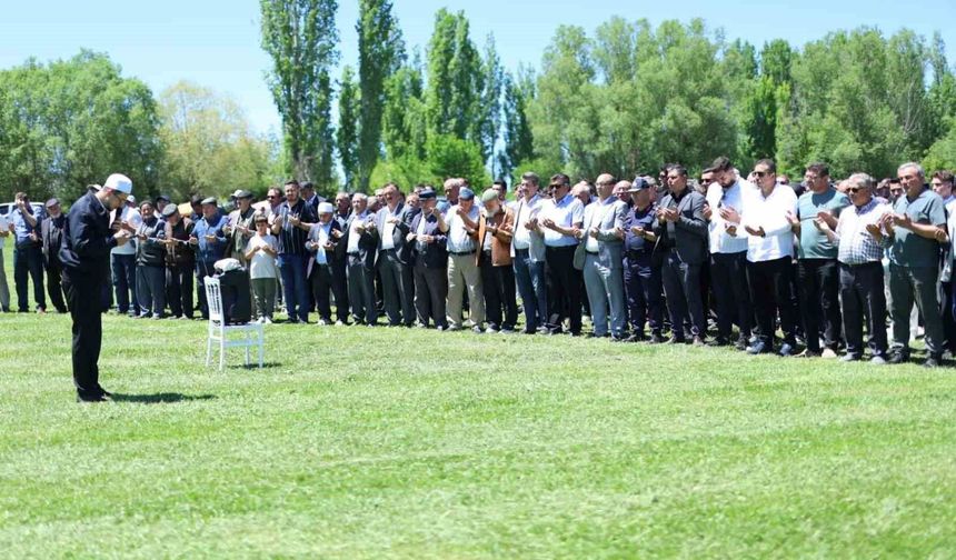 Ayvalı Mahallesi'nde yağmur ve şükür duası yapıldı