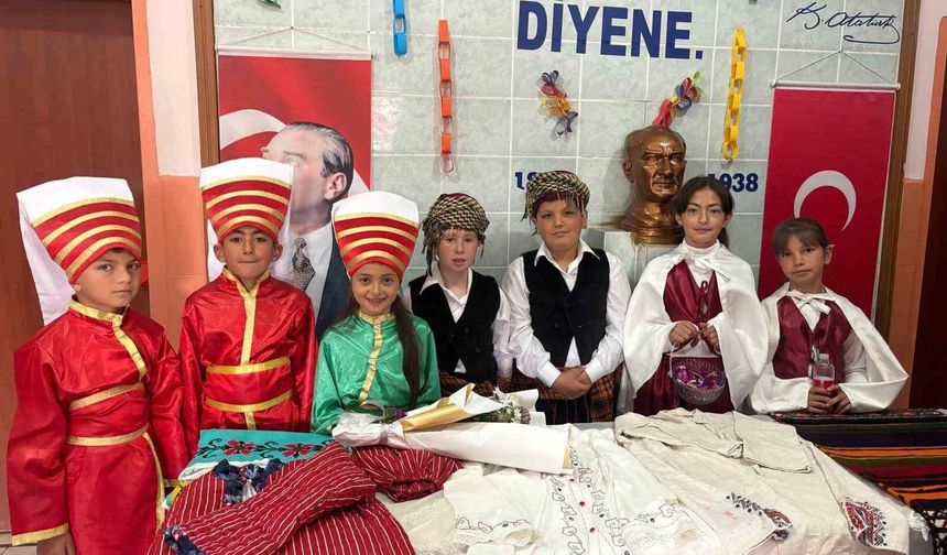 Hacıabdullah'ta el emeği ürünler sergilendi