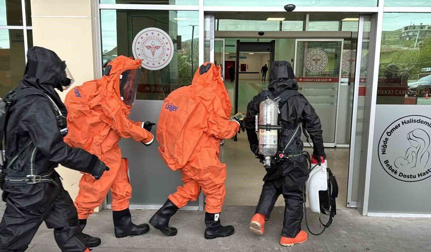Niğde'de yangın ve KBRN tatbikatı gerçeği aratmadı