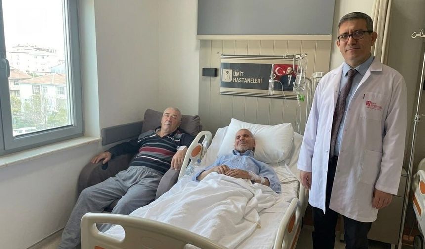 Şah damarı darlığına kapalı yöntemle müdahale