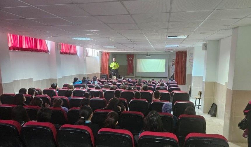 Trafik Dedektifleri Projesi kapsamında 602 öğrenciye eğitim verildi