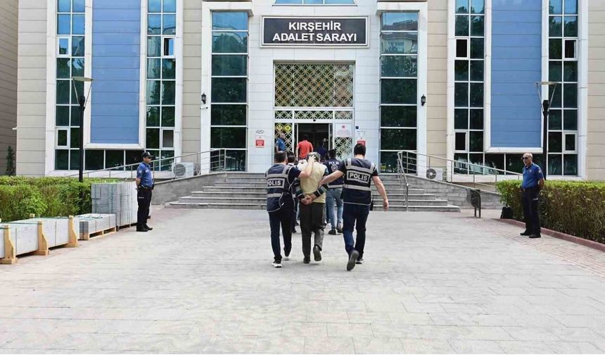 Fuhuş operasyonu: 5 tutuklama