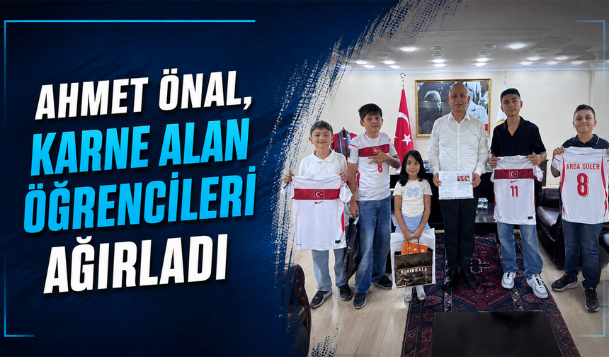 Ahmet Önal, karne alan öğrencileri ağırladı