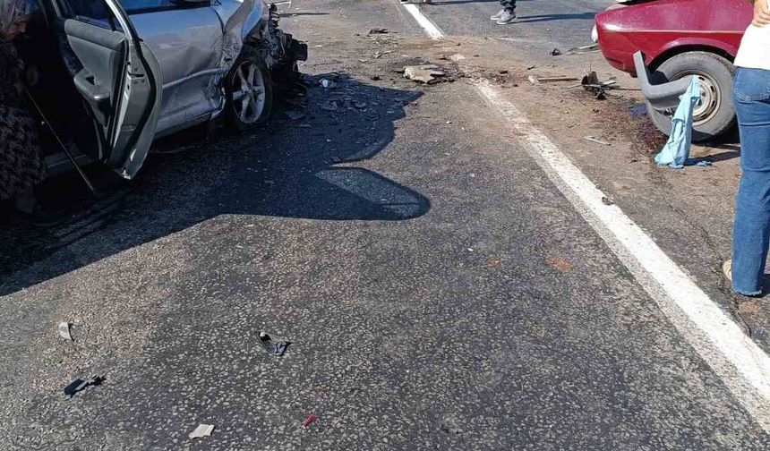 2 otomobil çarpıştı: 1 ölü, 6 yaralı