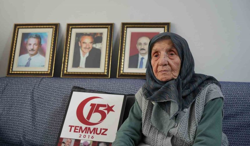 FETÖ'nün hain darbe girişiminde 2 oğlu ve damadını şehit veren 100 yaşındaki Muzaffer Gülşen'in acısı 10 yıldır dinmiyor