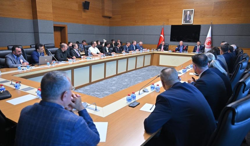 TBMM Milli Savunma Komisyonu Başkanı Akar: 'Şehit aileleri ve gazilere yönelik kanun teklifi kısa sürede TBMM'ye sunulacak'
