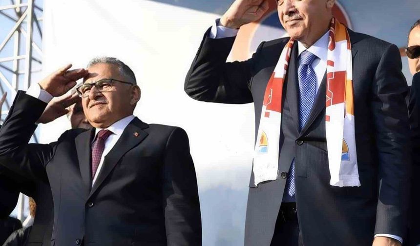 Başkan Büyükkııç'tan 25. yıl mesajı' Çeyrek asırlık hizmet ve eser yürüyüşü'
