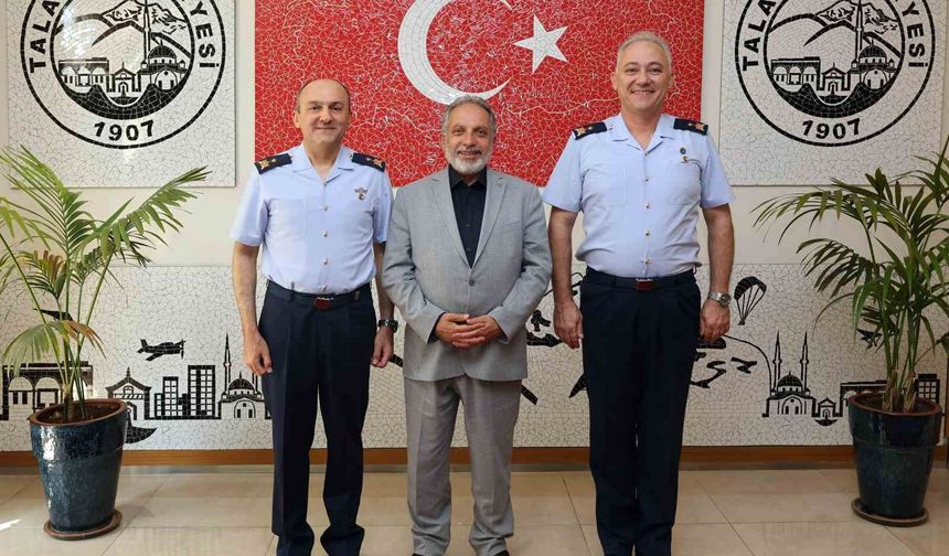 Komutanlardan Başkan Yalçın'a veda ziyareti